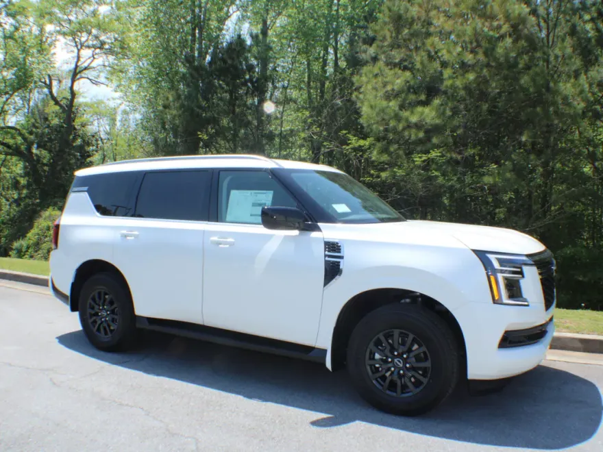 2025 Nissan Armada SV photo 1
