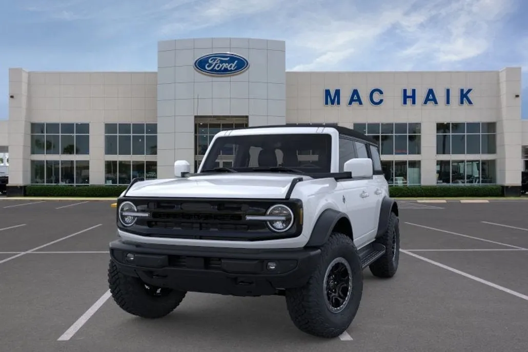 2025 Ford Bronco Outer Banks photo 1