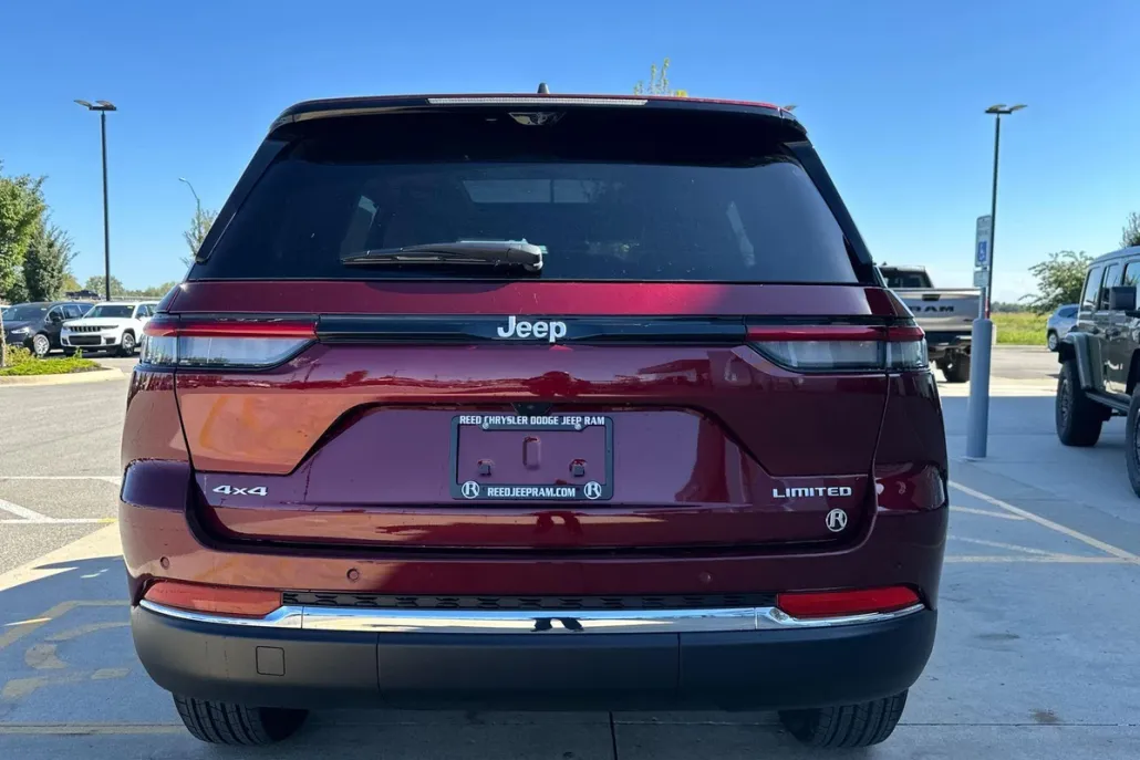 2025 Jeep Grand Cherokee Limited photo 1
