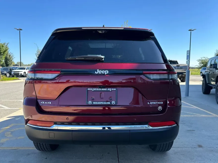2025 Jeep Grand Cherokee Limited photo 1