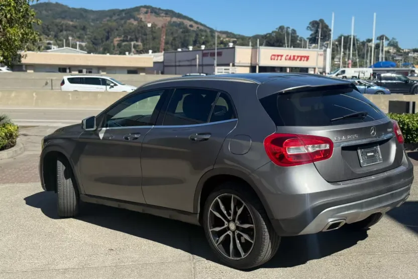 2016 Mercedes Benz GLA 250 photo 1