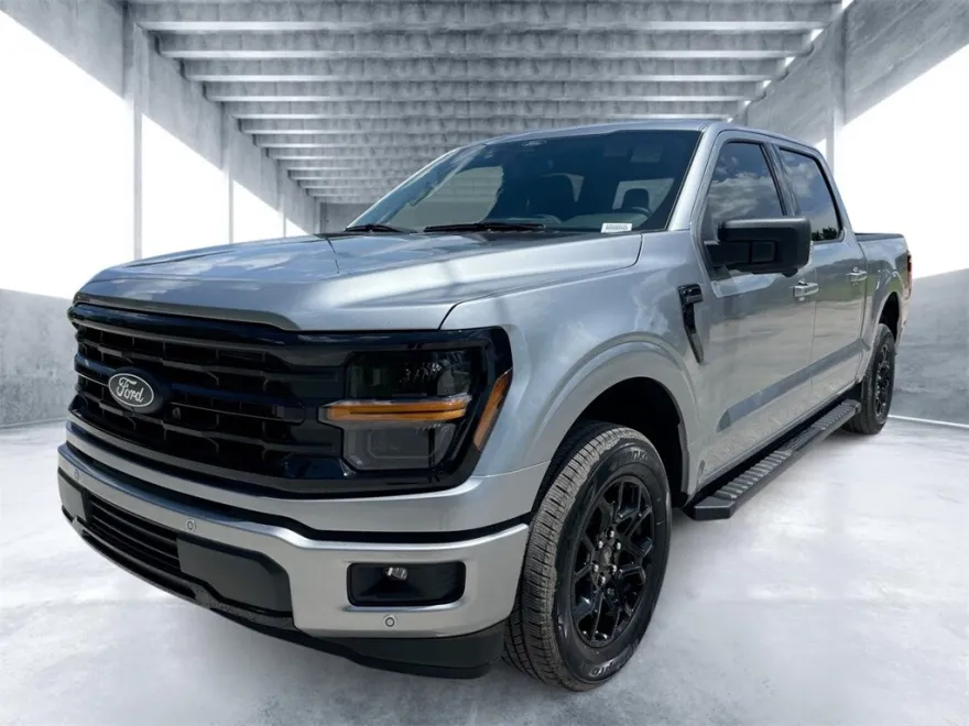 2025 Ford F-150 XLT photo 1