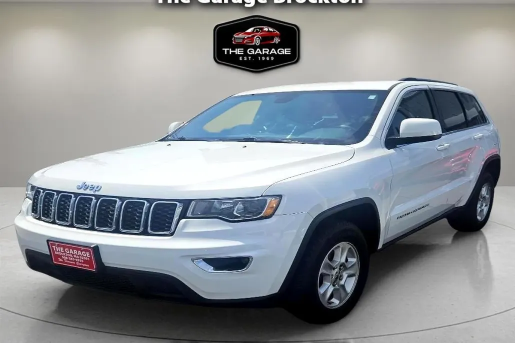 2017 Jeep Grand Cherokee Laredo photo 1