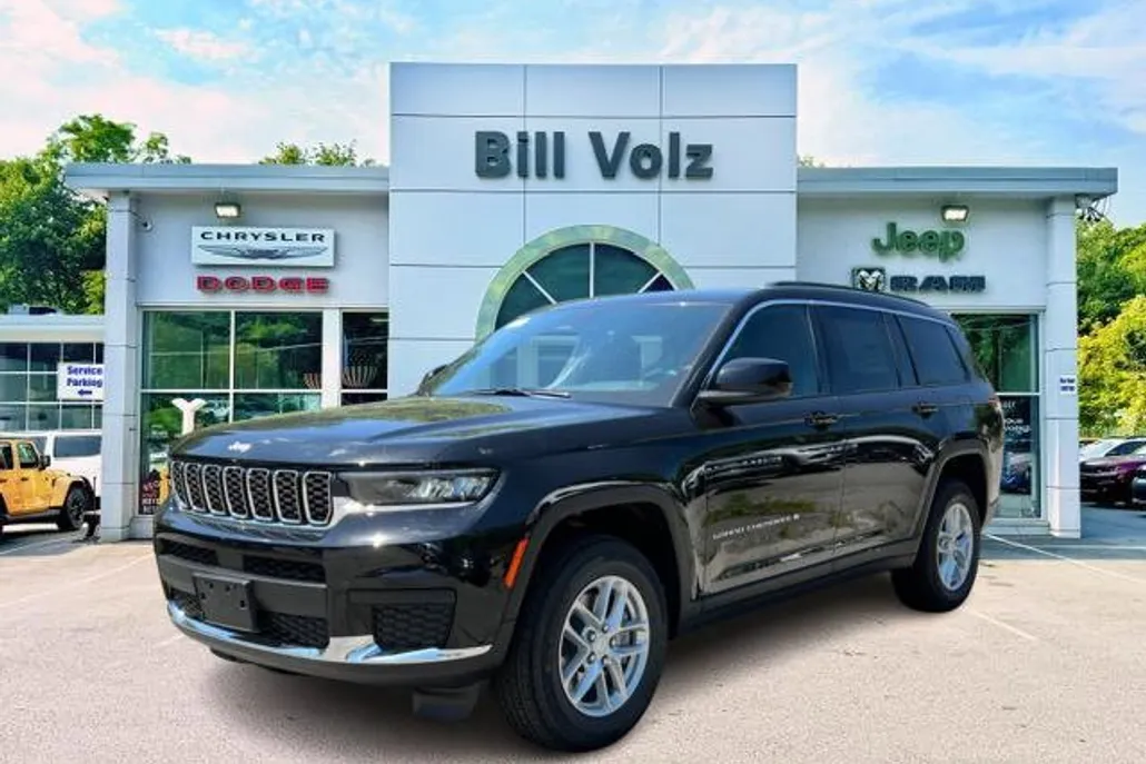 2025 Jeep Grand Cherokee Laredo X photo 1