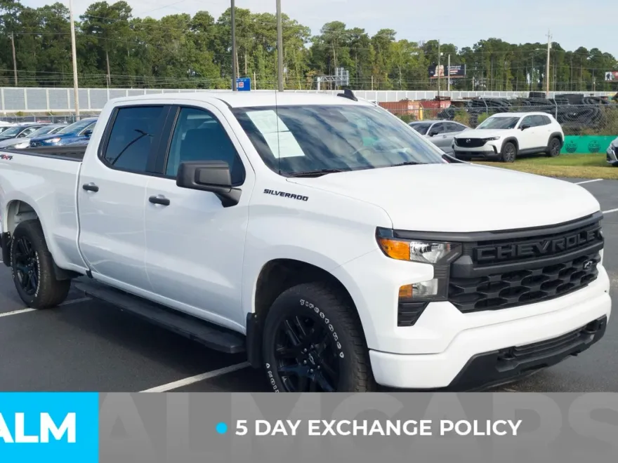 2023 Chevrolet Silverado 1500 Custom photo 1