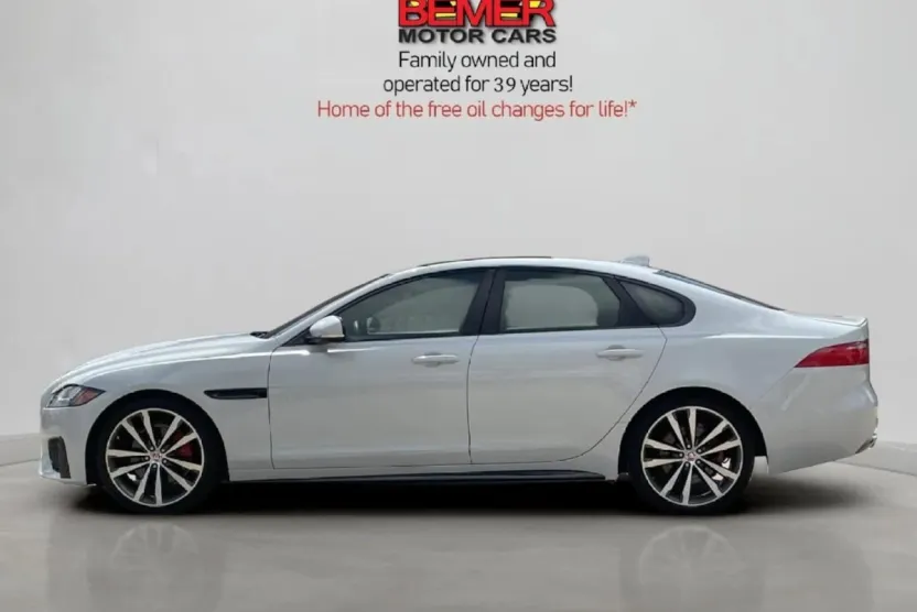 2016 Jaguar XF S photo 1