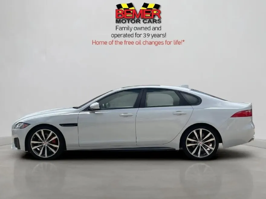 2016 Jaguar XF S photo 1