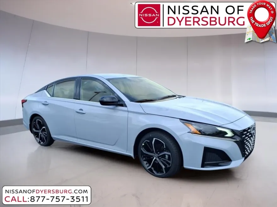2025 Nissan Altima SR photo 1