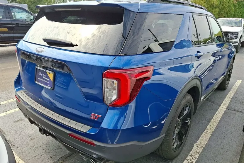 2020 Ford Explorer ST photo 1