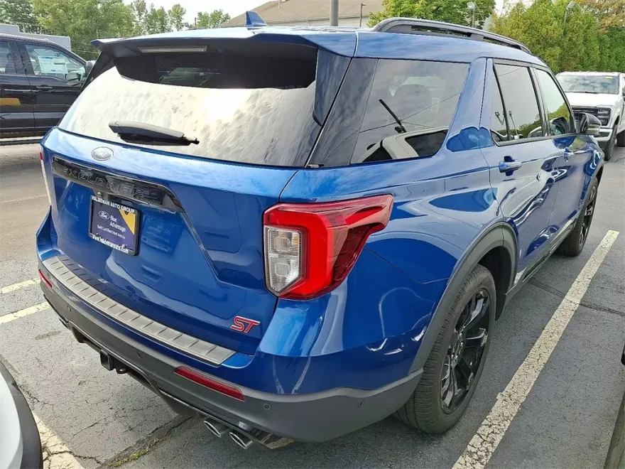 2020 Ford Explorer ST photo 1
