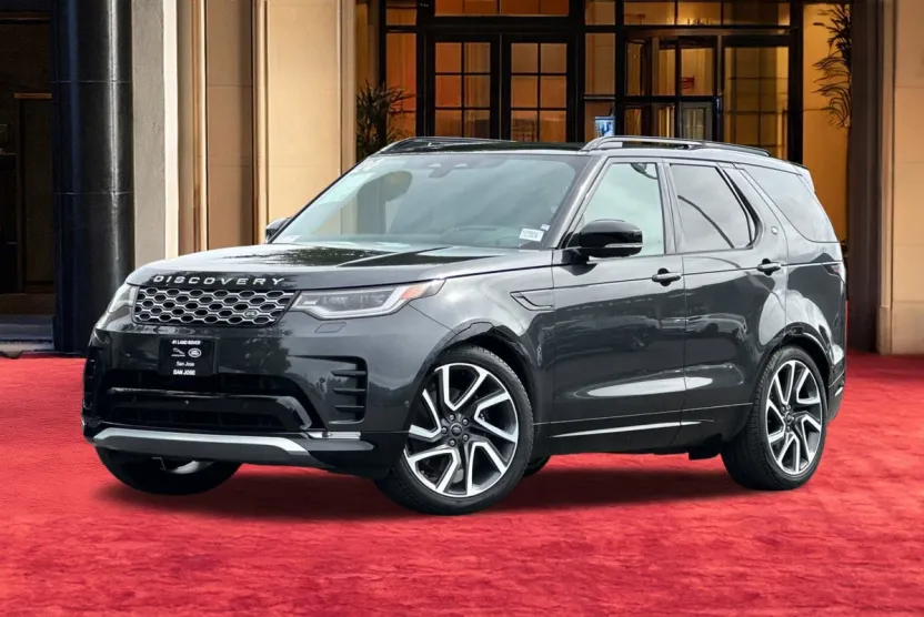 2024 Land Rover Discovery Metropolitan Edition photo 1