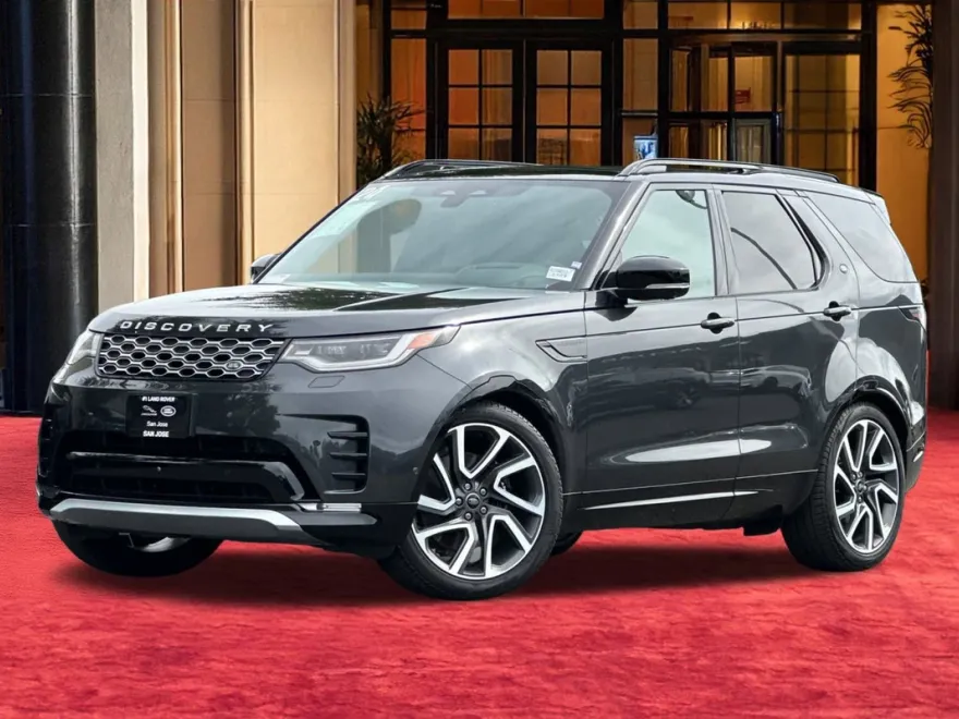 2024 Land Rover Discovery Metropolitan Edition photo 1
