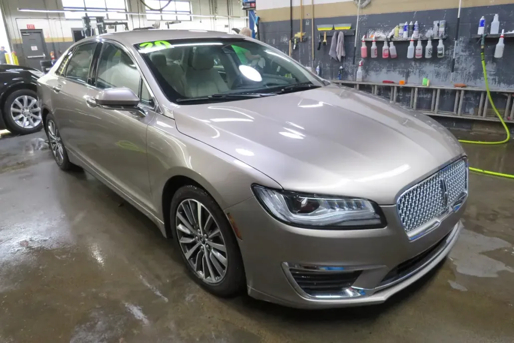 2020 Lincoln MKZ Standard photo 1