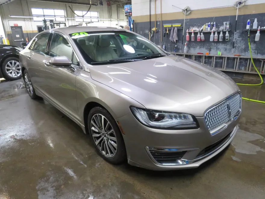 2020 Lincoln MKZ Standard photo 1