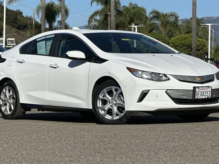 2018 Chevrolet Volt Premier photo 1