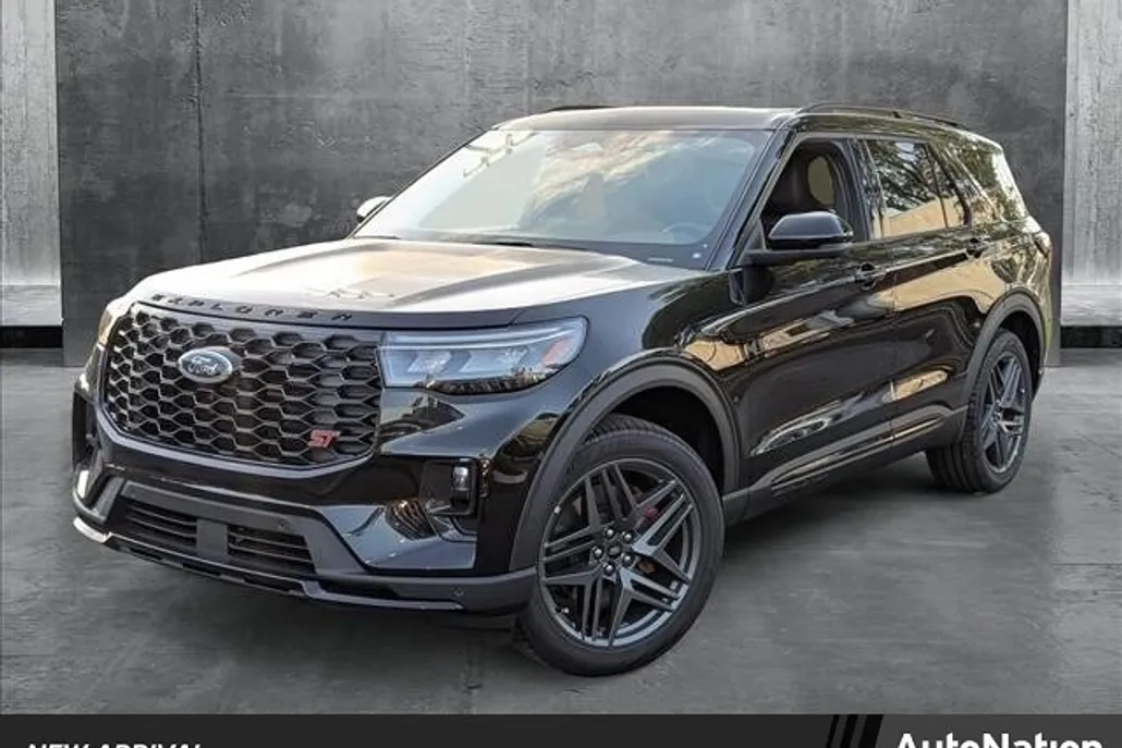 2025 Ford Explorer ST photo 1