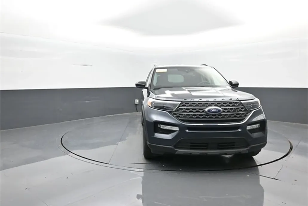 2022 Ford Explorer XLT photo 1