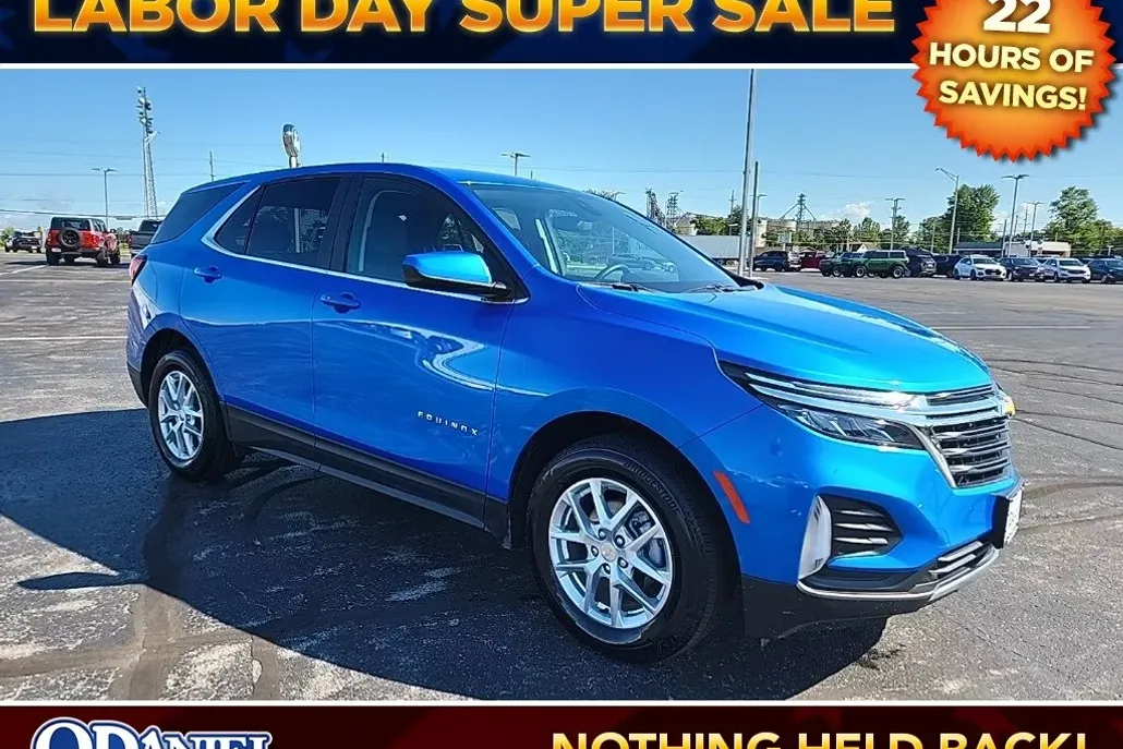 2024 Chevrolet Equinox LT photo 1