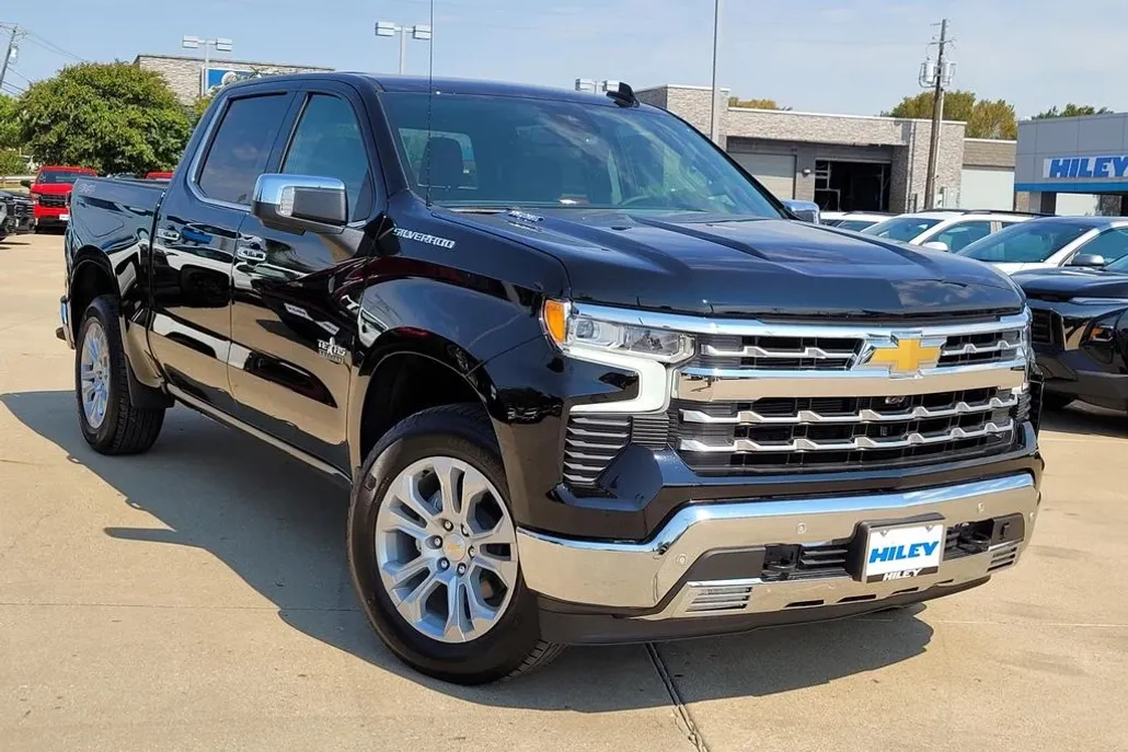 2025 Chevrolet Silverado 1500 LTZ photo 1
