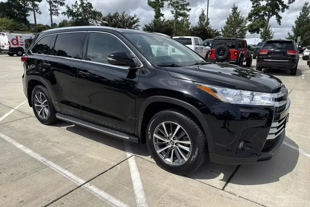 2017 Toyota Highlander XLE photo 1