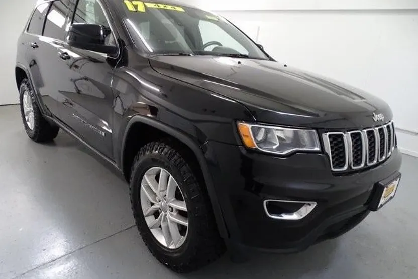 2017 Jeep Grand Cherokee Laredo photo 1