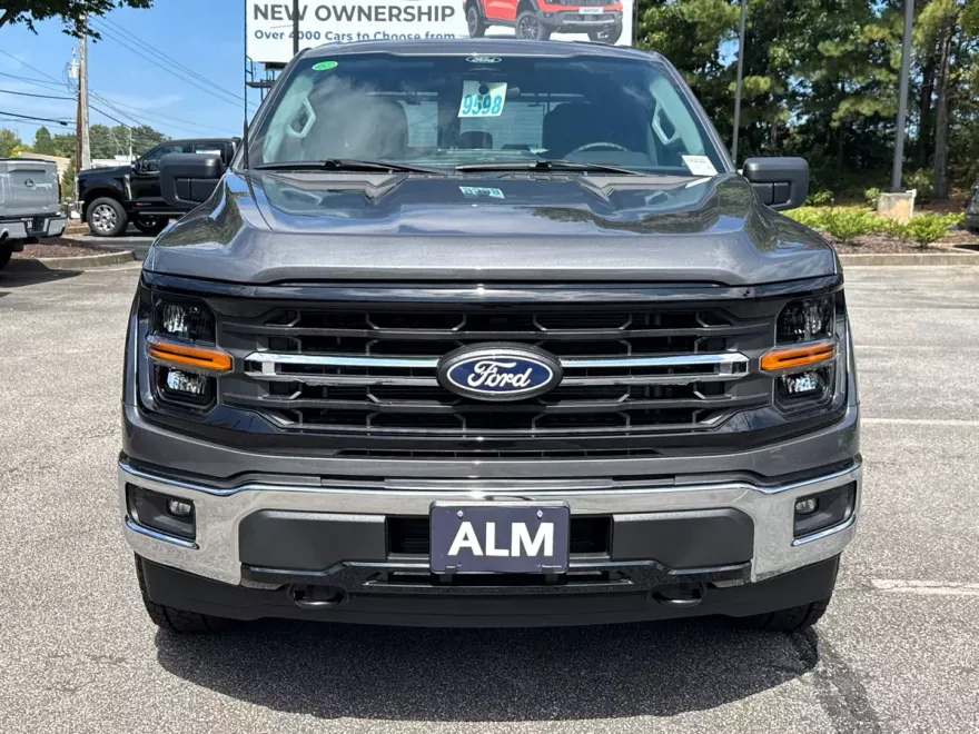 2025 Ford F-150 XLT photo 1