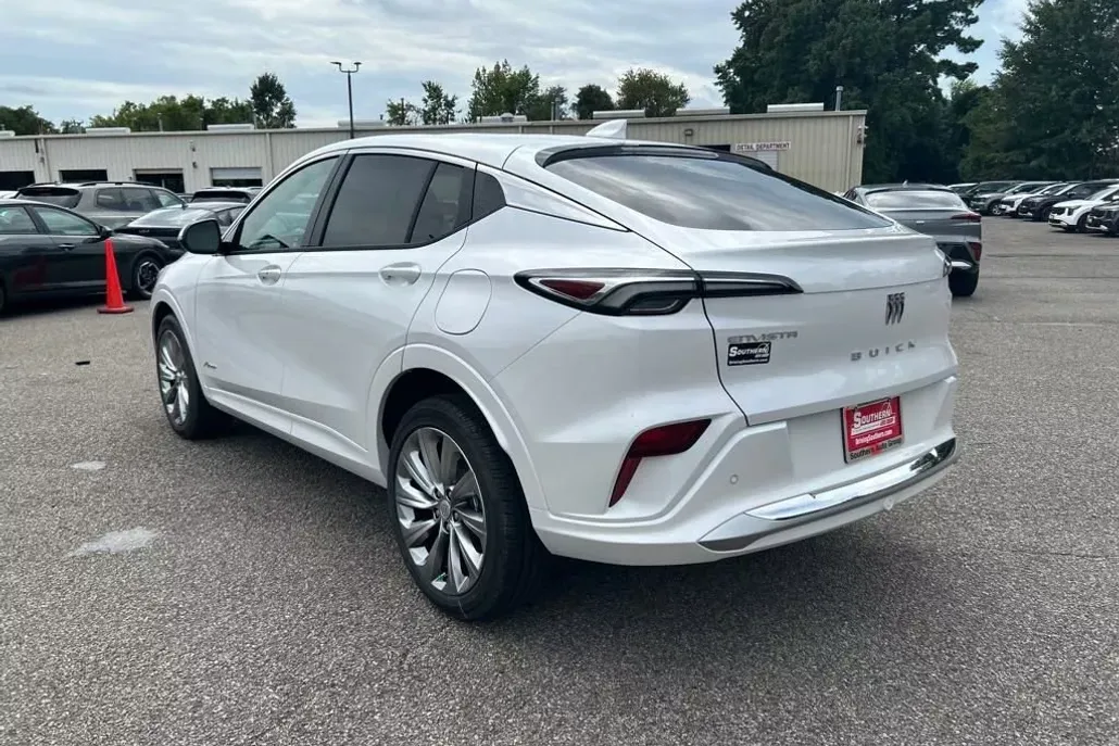2025 Buick Envista Avenir photo 1
