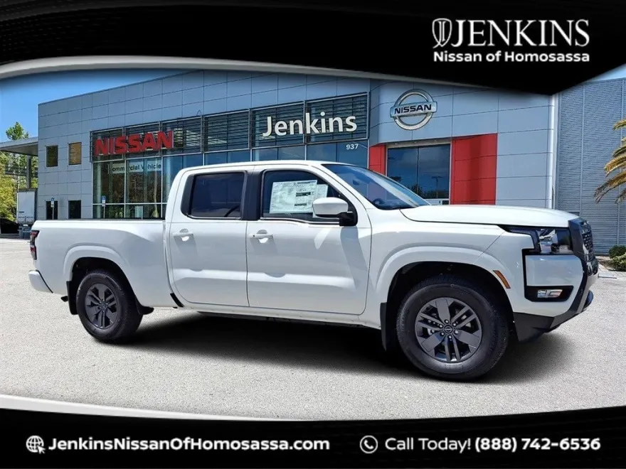 2025 Nissan Frontier SV photo 1