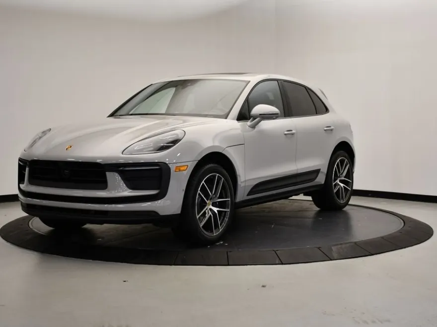 2026 Porsche Macan Base photo 1