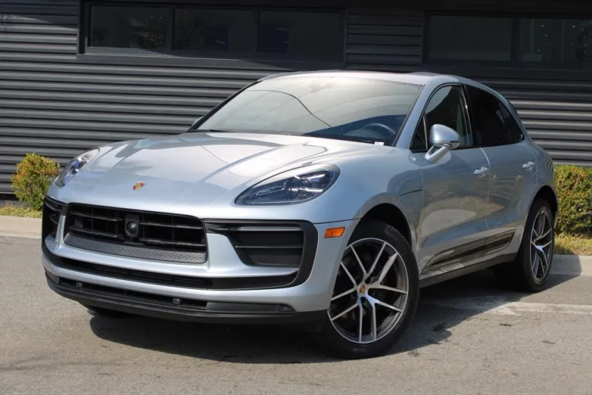 2024 Porsche Macan Base photo 1