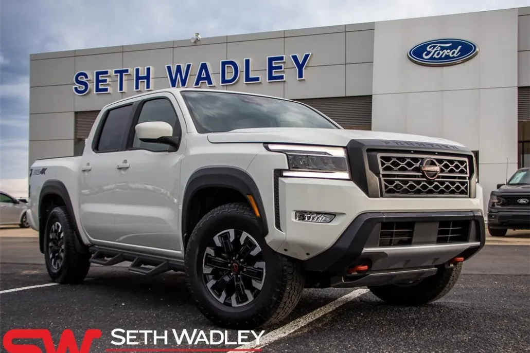 2022 Nissan Frontier PRO-4X photo 1