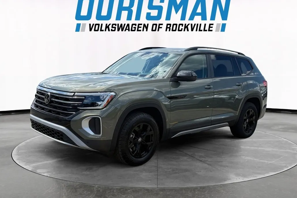 2024 Volkswagen Atlas Peak Edition SE Technology photo 1
