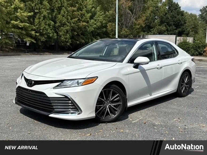 2024 Toyota Camry XLE photo 1