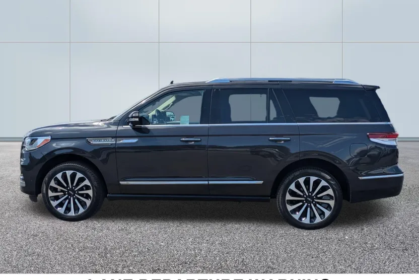 2024 Lincoln Navigator Reserve photo 1