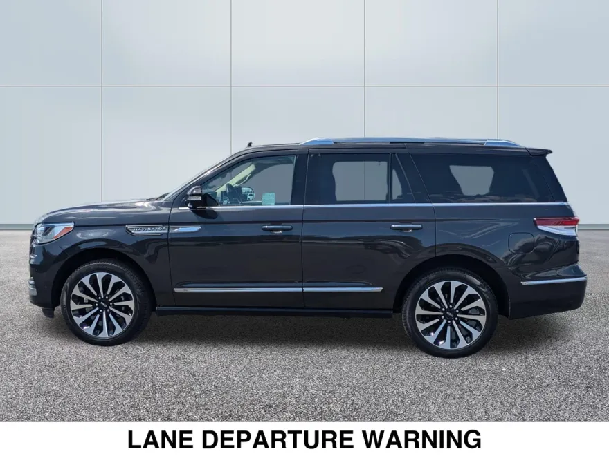 2024 Lincoln Navigator Reserve photo 1