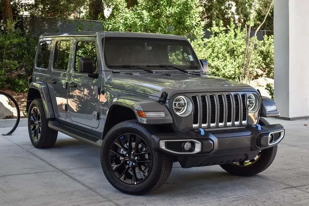 2022 Jeep Wrangler Unlimited Sahara 4xe photo 1