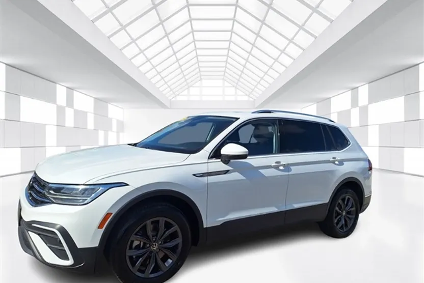 2022 Volkswagen Tiguan SE photo 1