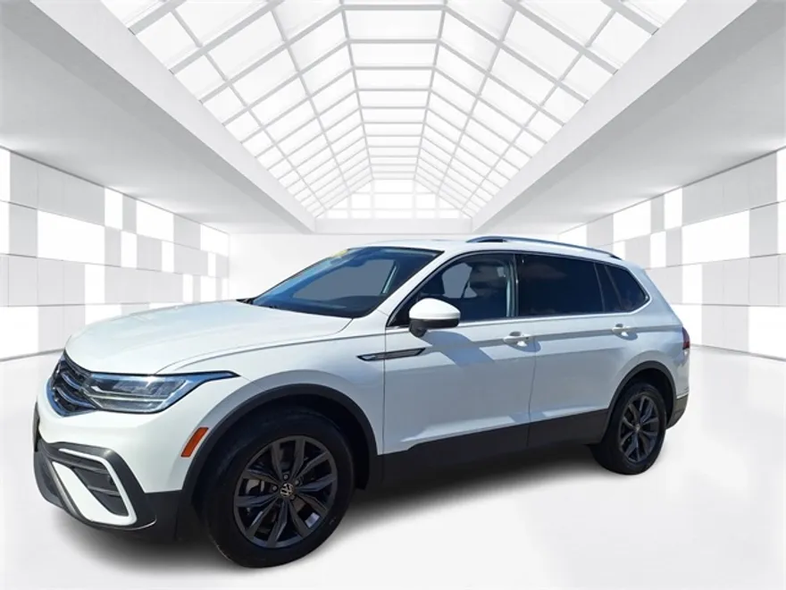 2022 Volkswagen Tiguan SE photo 1
