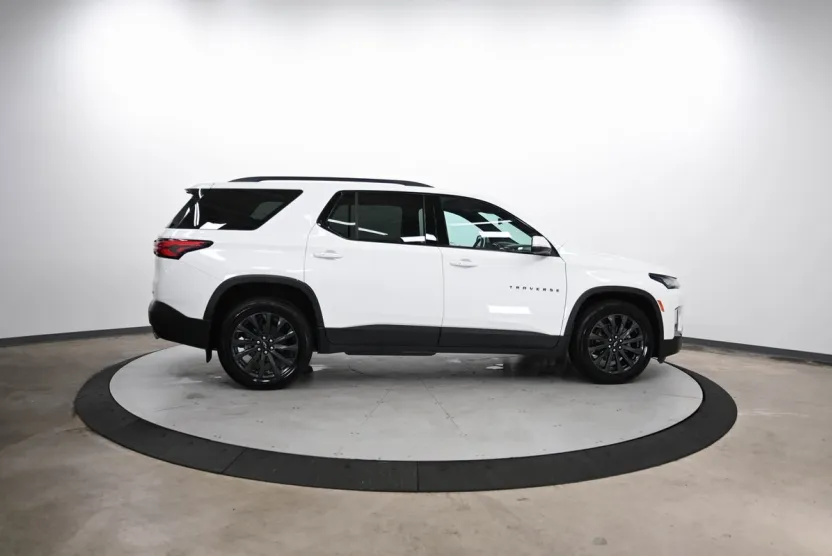 2023 Chevrolet Traverse RS photo 1