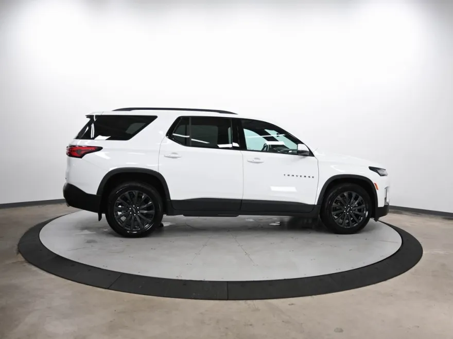 2023 Chevrolet Traverse RS photo 1