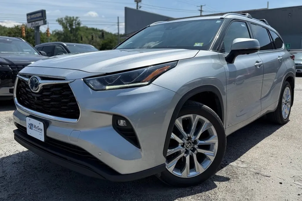 2023 Toyota Highlander Hybrid Limited photo 1