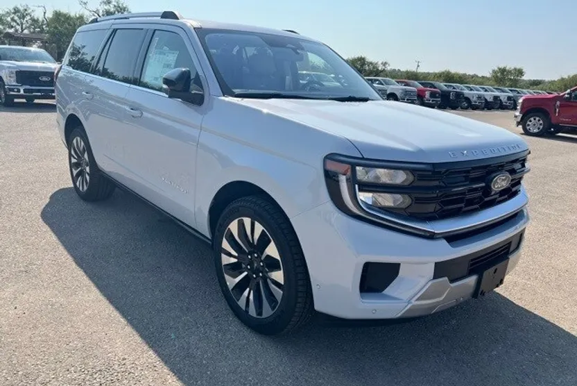 2025 Ford Expedition Platinum photo 1