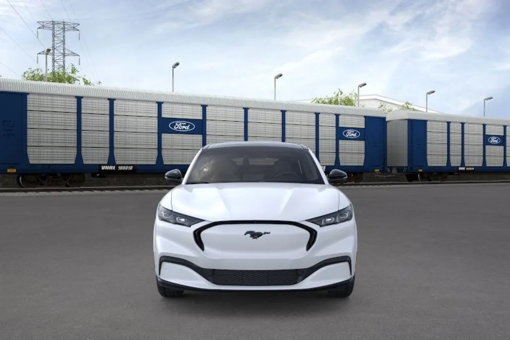 2025 Ford Mustang Mach-E Premium photo 3