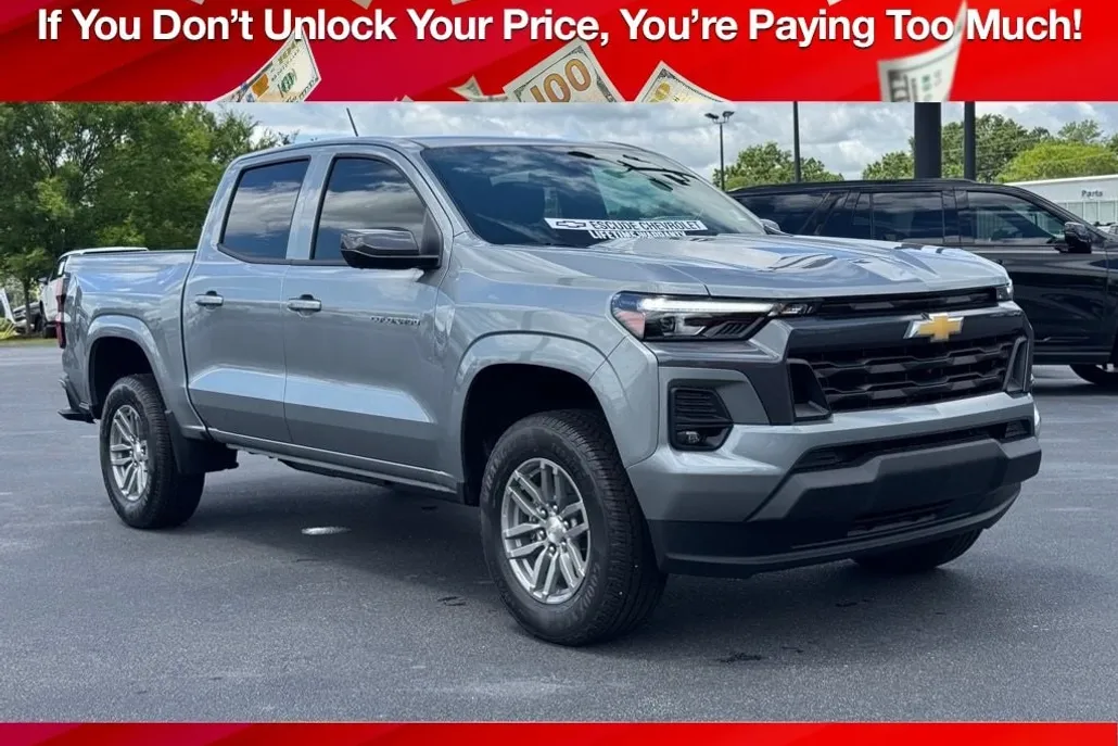 2025 Chevrolet Colorado Work Truck LT photo 1