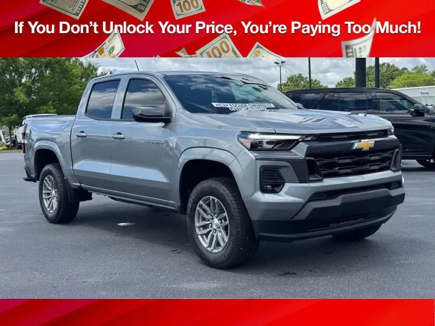 2025 Chevrolet Colorado Work Truck LT photo 1