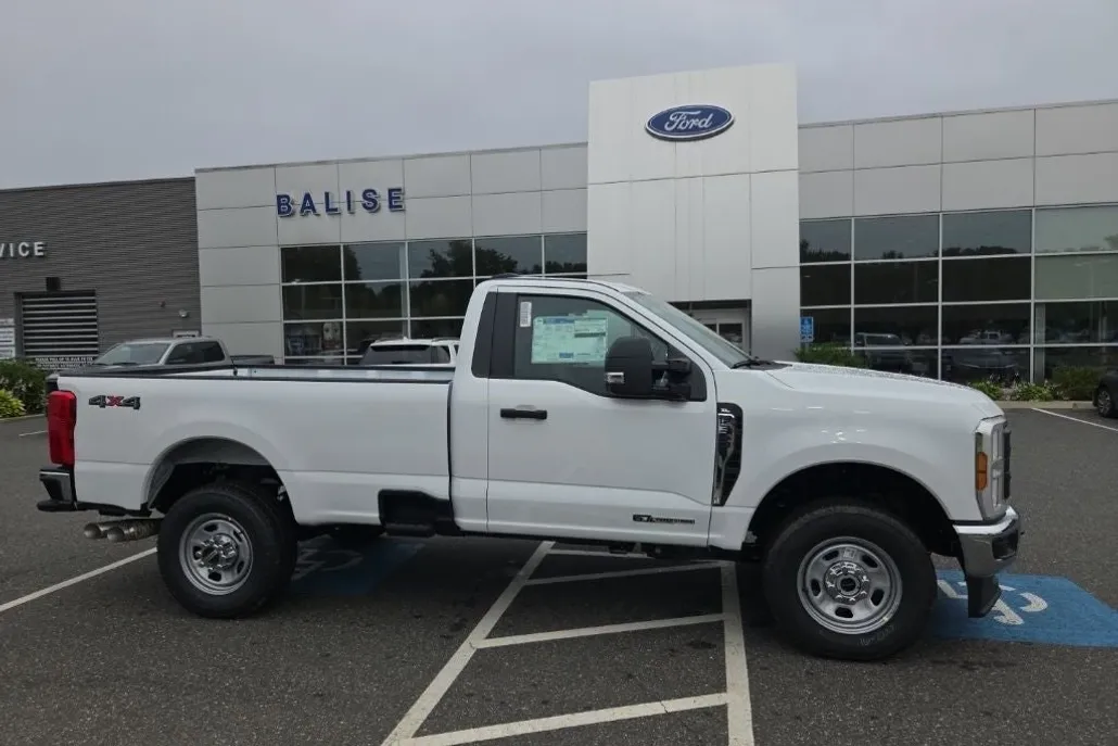 2025 Ford F-350 photo 1