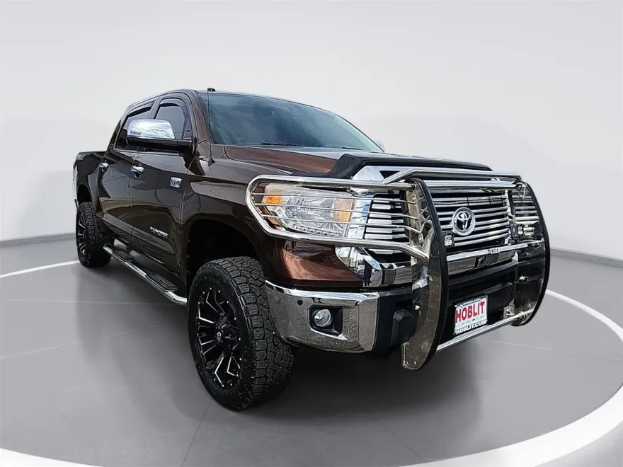 2017 Toyota Tundra Limited CrewMax photo 1