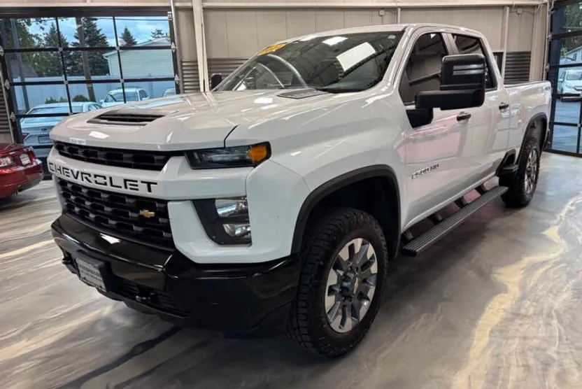 2022 Chevrolet Silverado 2500HD Custom photo 1