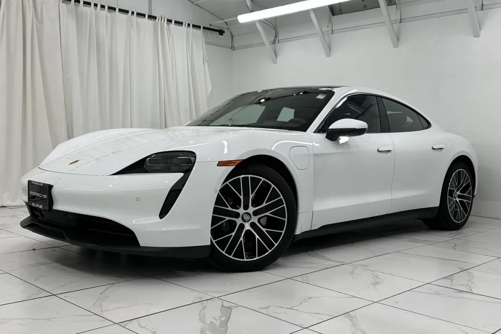 2024 Porsche Taycan photo 1