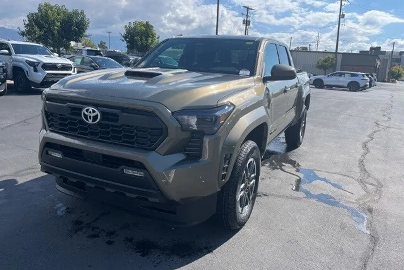 2025 Toyota Tacoma TRD Sport 4x4 Double Cab photo 1